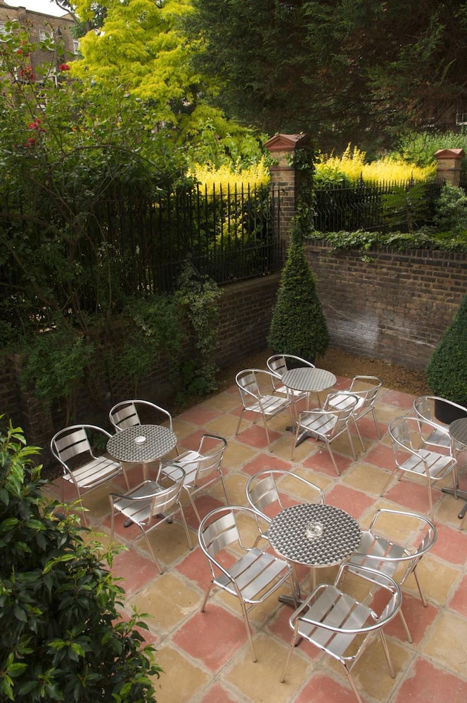 Grange Beauchamp Hotel 59/60
