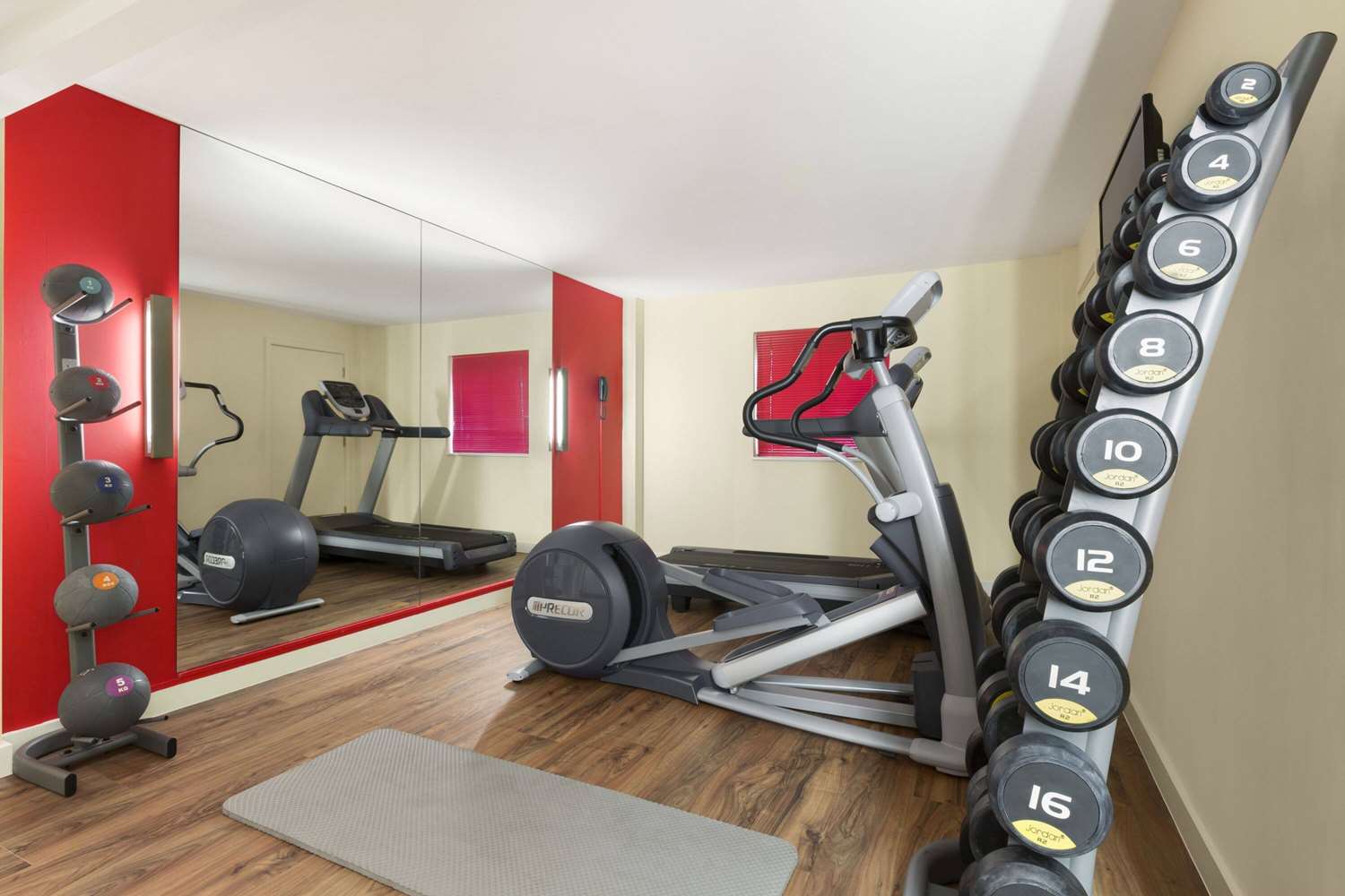 Ramada by Wyndham London North M1 17/40