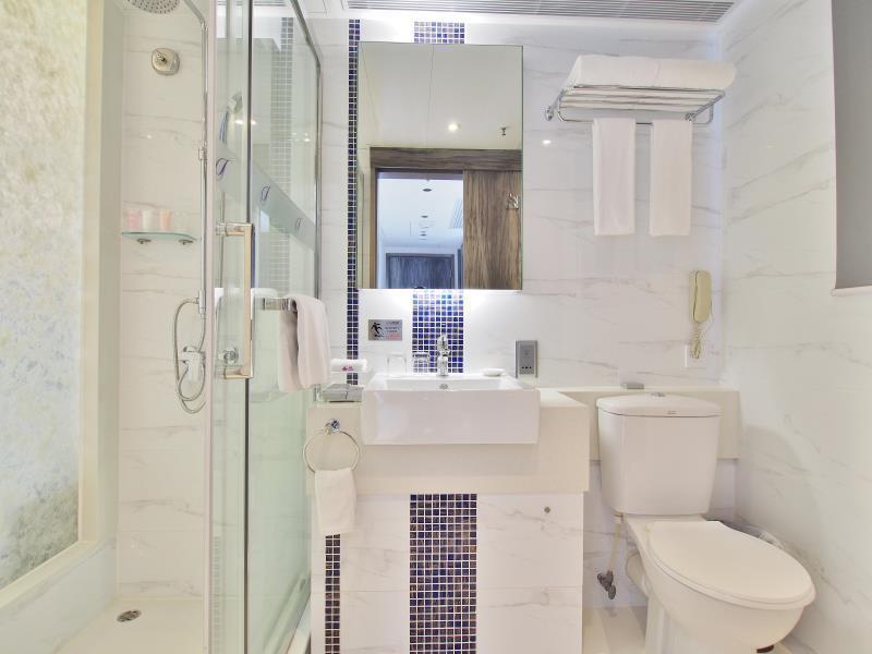 The Bauhinia Hotel - Tsim Sha Tsui 26/27