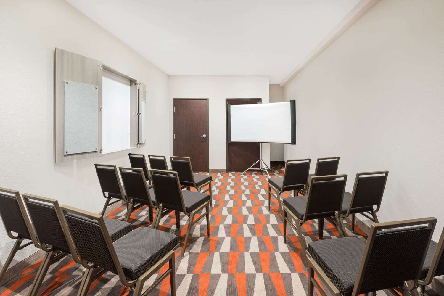 Microtel Inn And Suites By Wyndham Perry 33/41