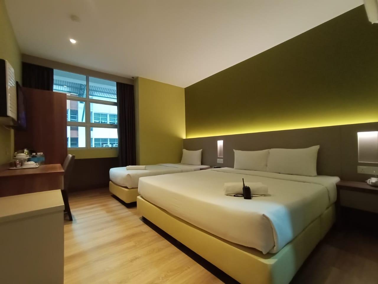 Yee Hotel 13/34