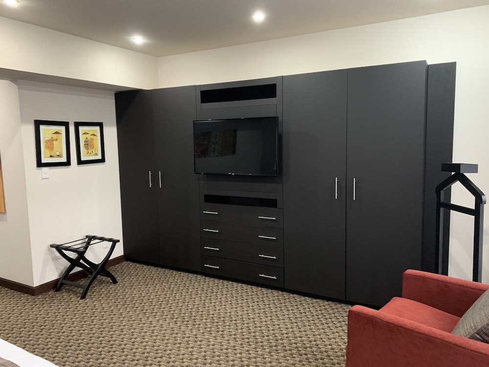 St Isidro Suites Corporate Housing SPA & Wellness Center 36/55