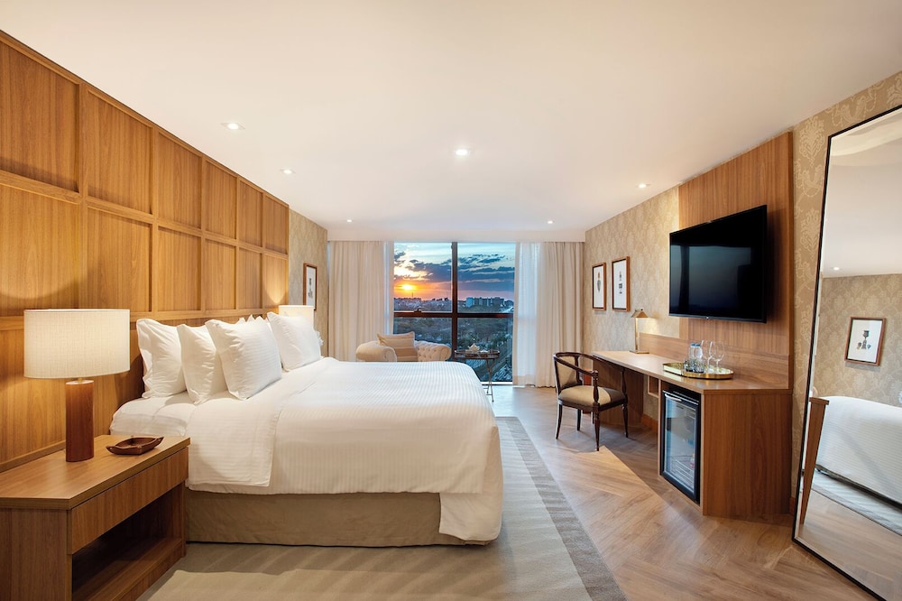 PRESIDENTIAL, SUITE