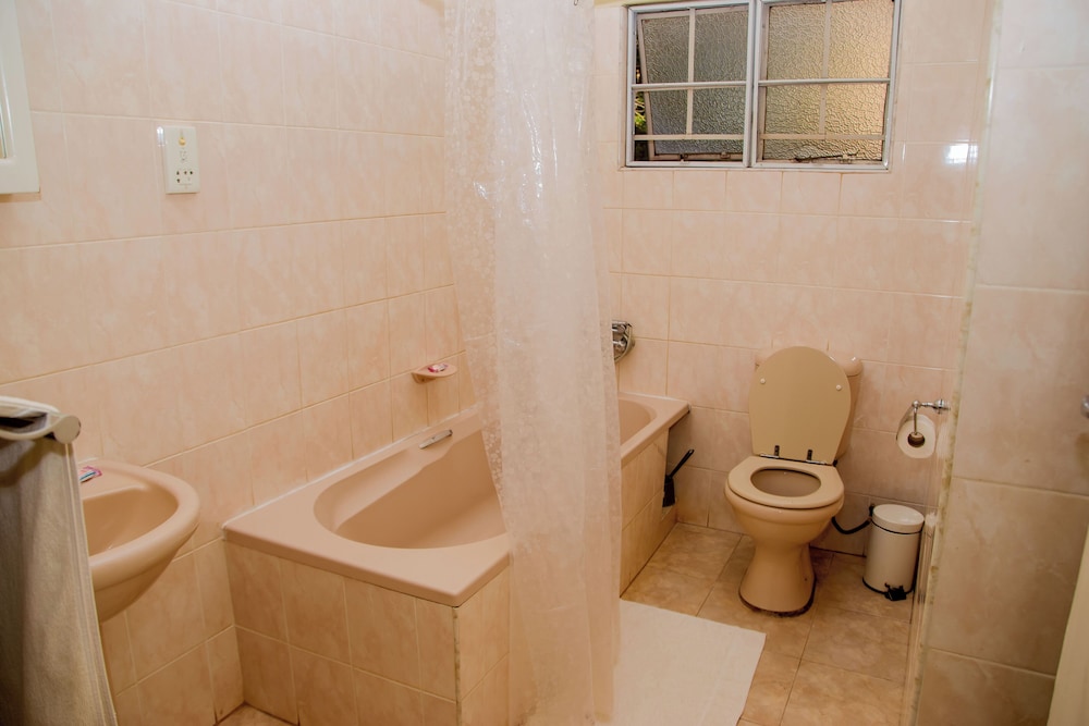 Mosi-O-Tunya Executive Lodge 26/27
