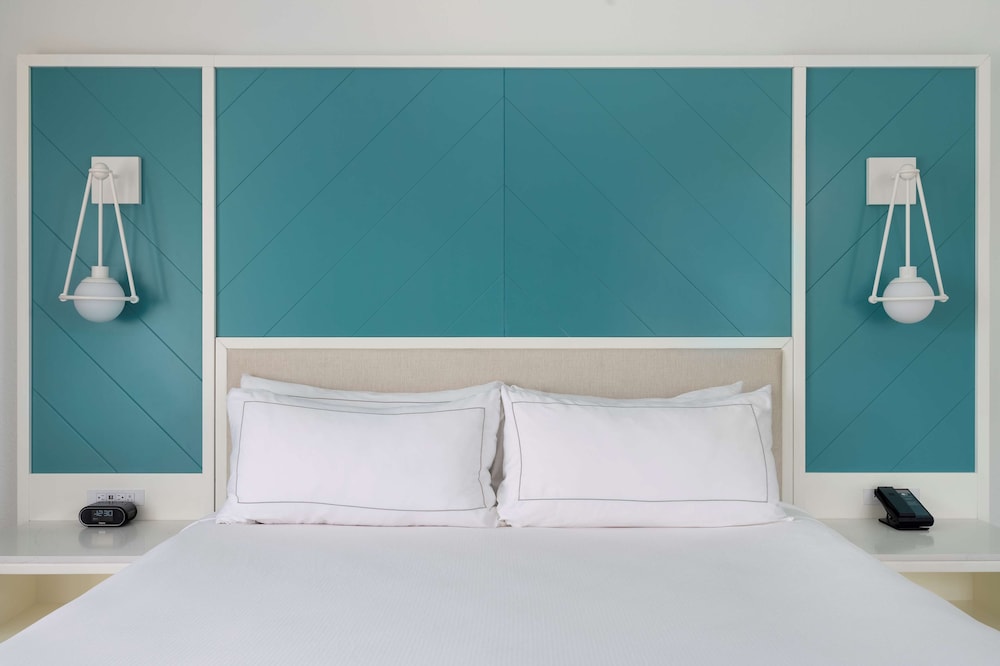 Doubletree Suites By Hilton Naples 21/67