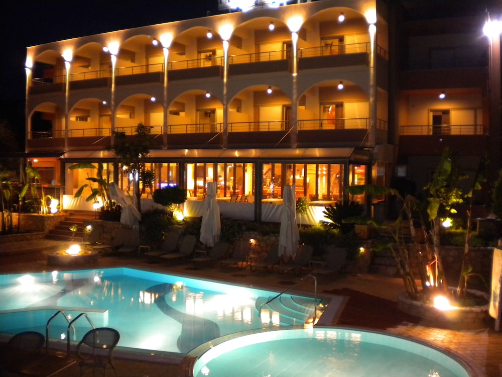 Paradise Lost Hotel 2/50