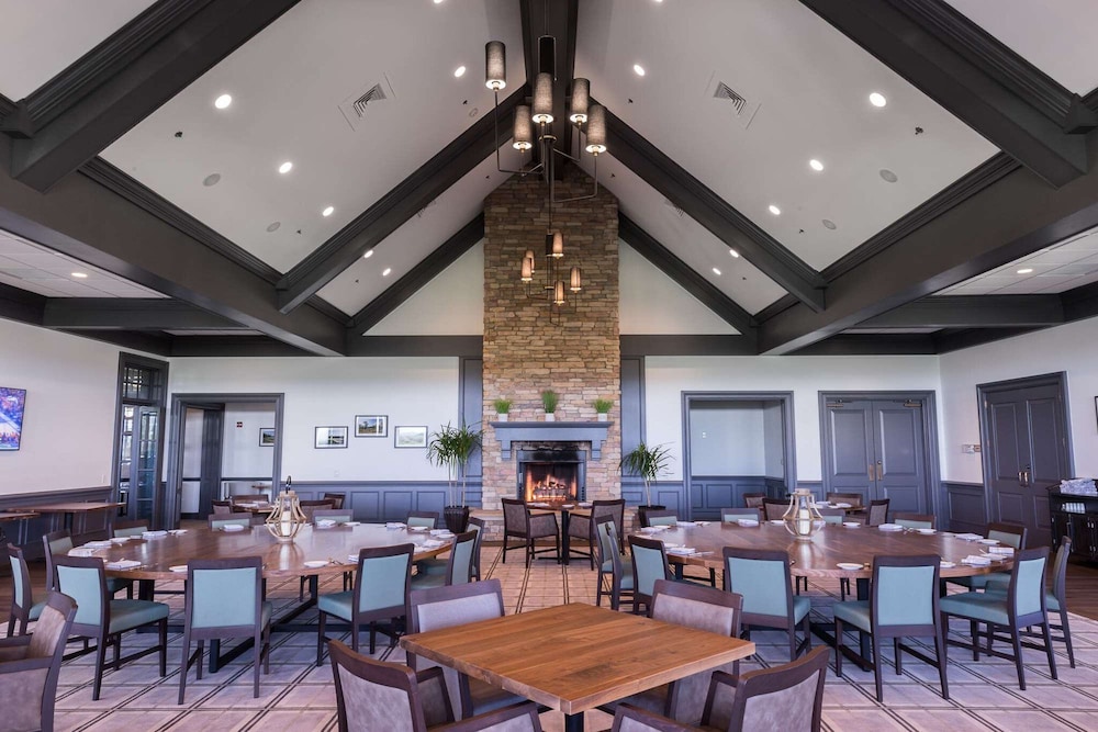 Lansdowne Resort And Spa 66/73