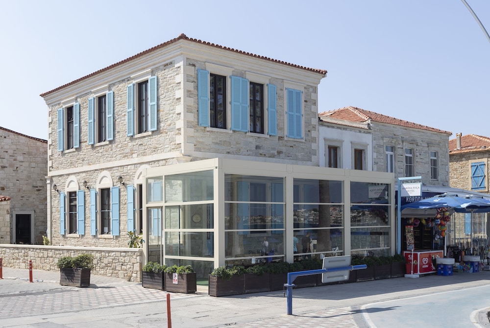 Marina Foca Hotel 2/50