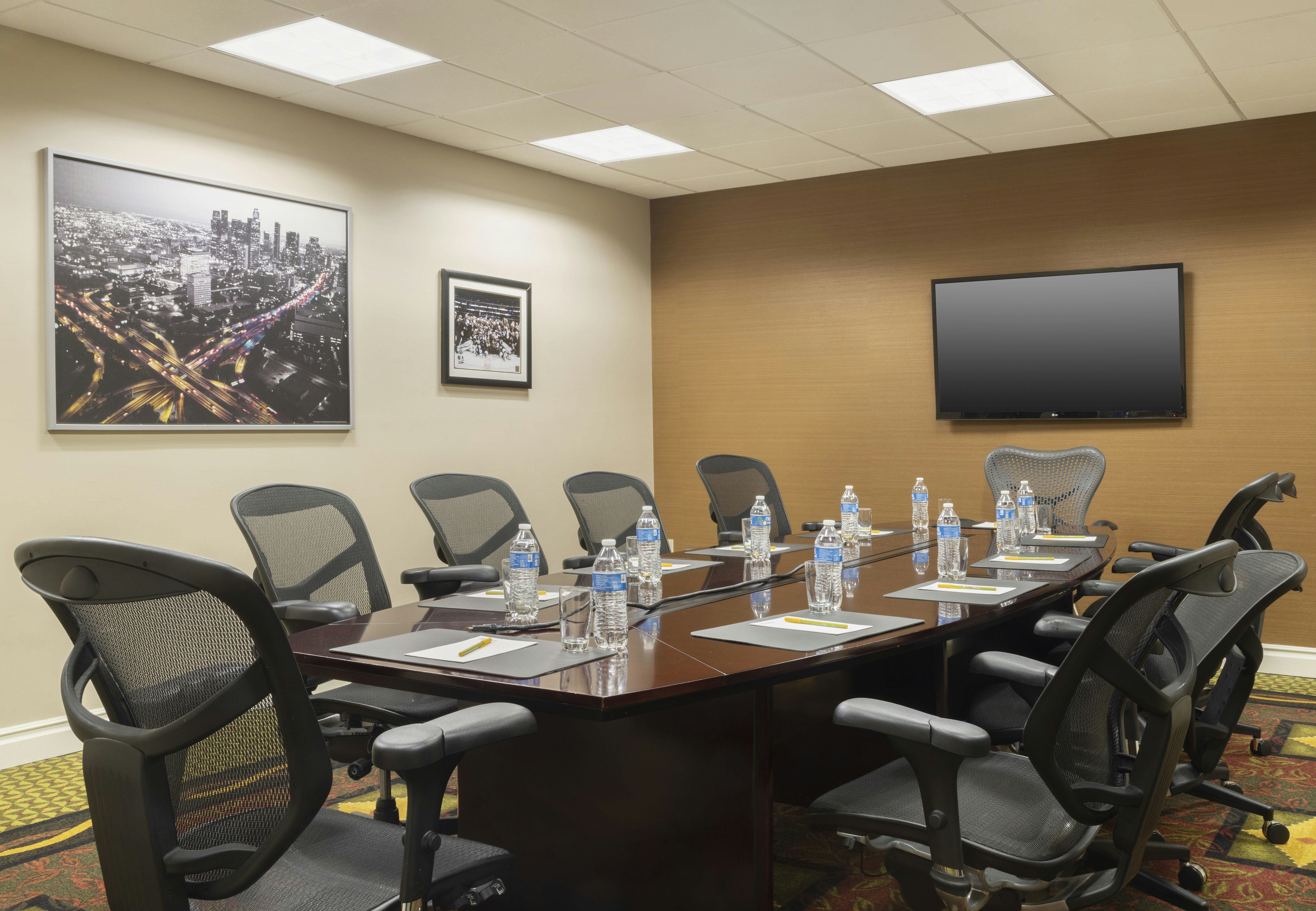 Hilton Garden Inn LAX/El Segundo 16/32