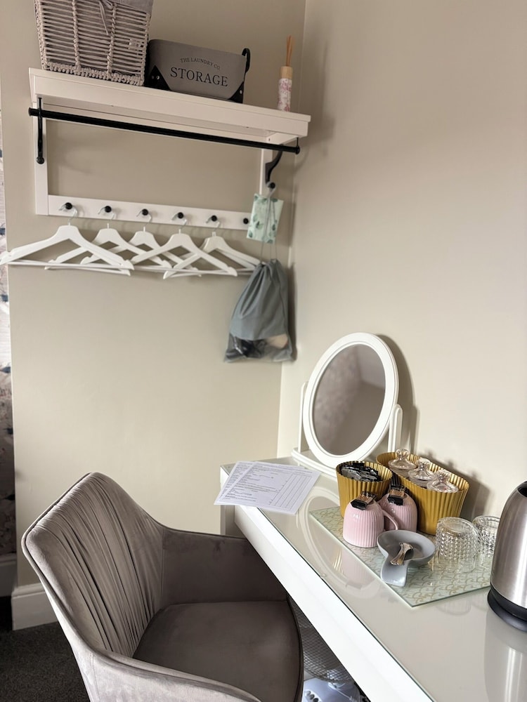 Cherwood Hotel 25/50