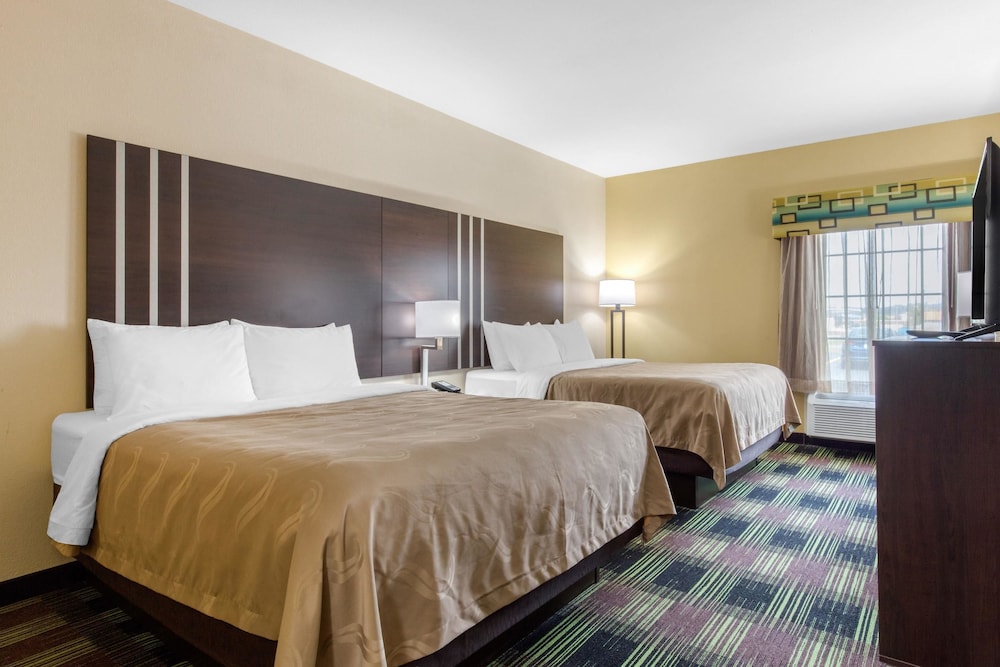 Quality Inn Cadiz, KY 18/40