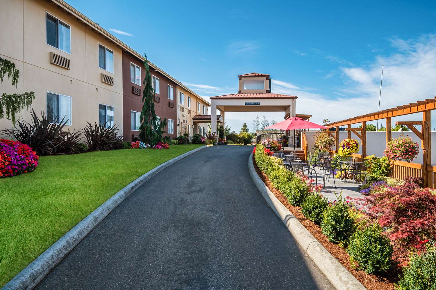Red Lion Inn & Suites Sequim 20/22
