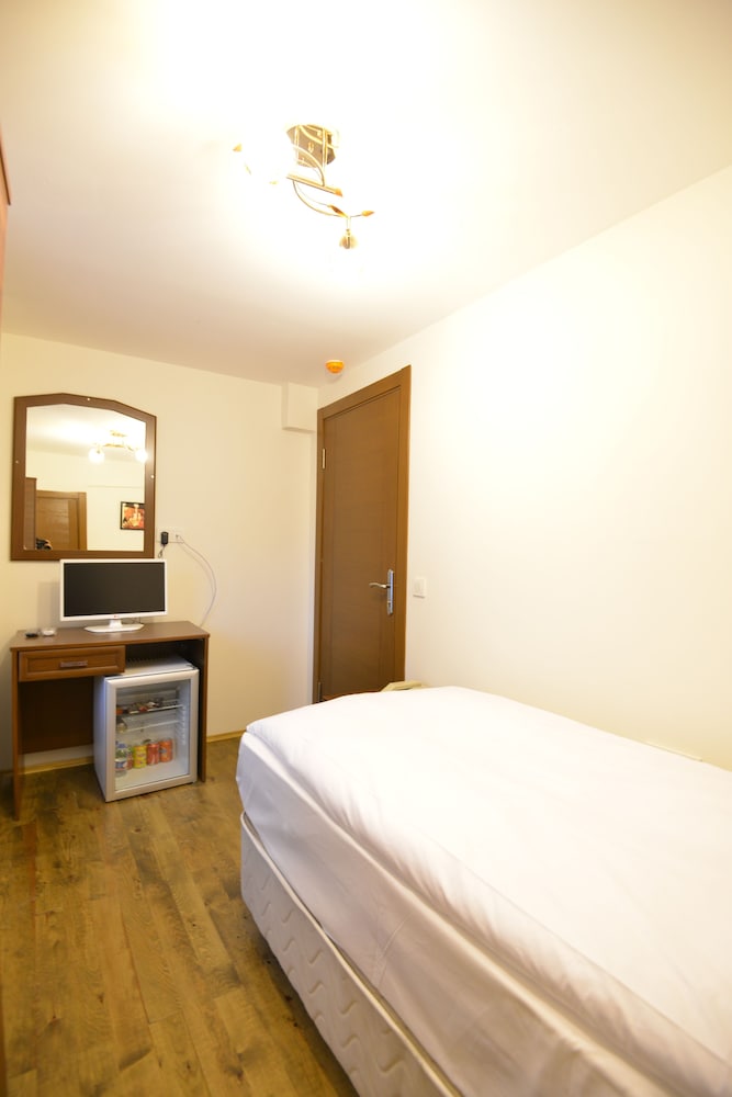Hotel Ankatra 5/70