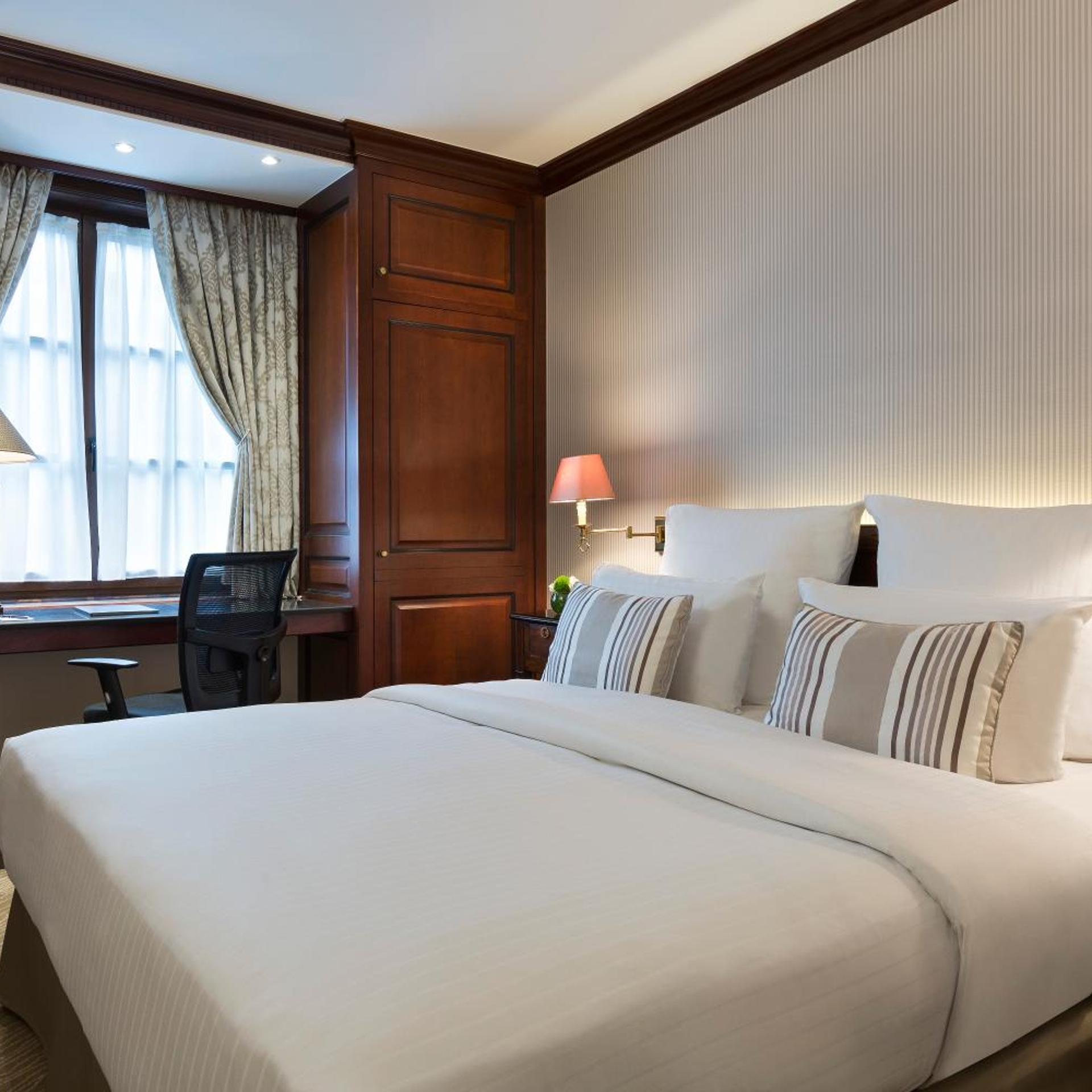 Classic, King Bed, Queen Bed