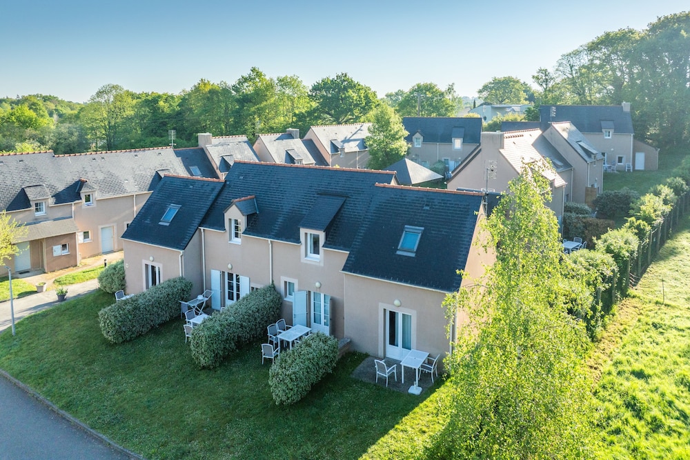 Le Domaine De L'emeraude 59/63