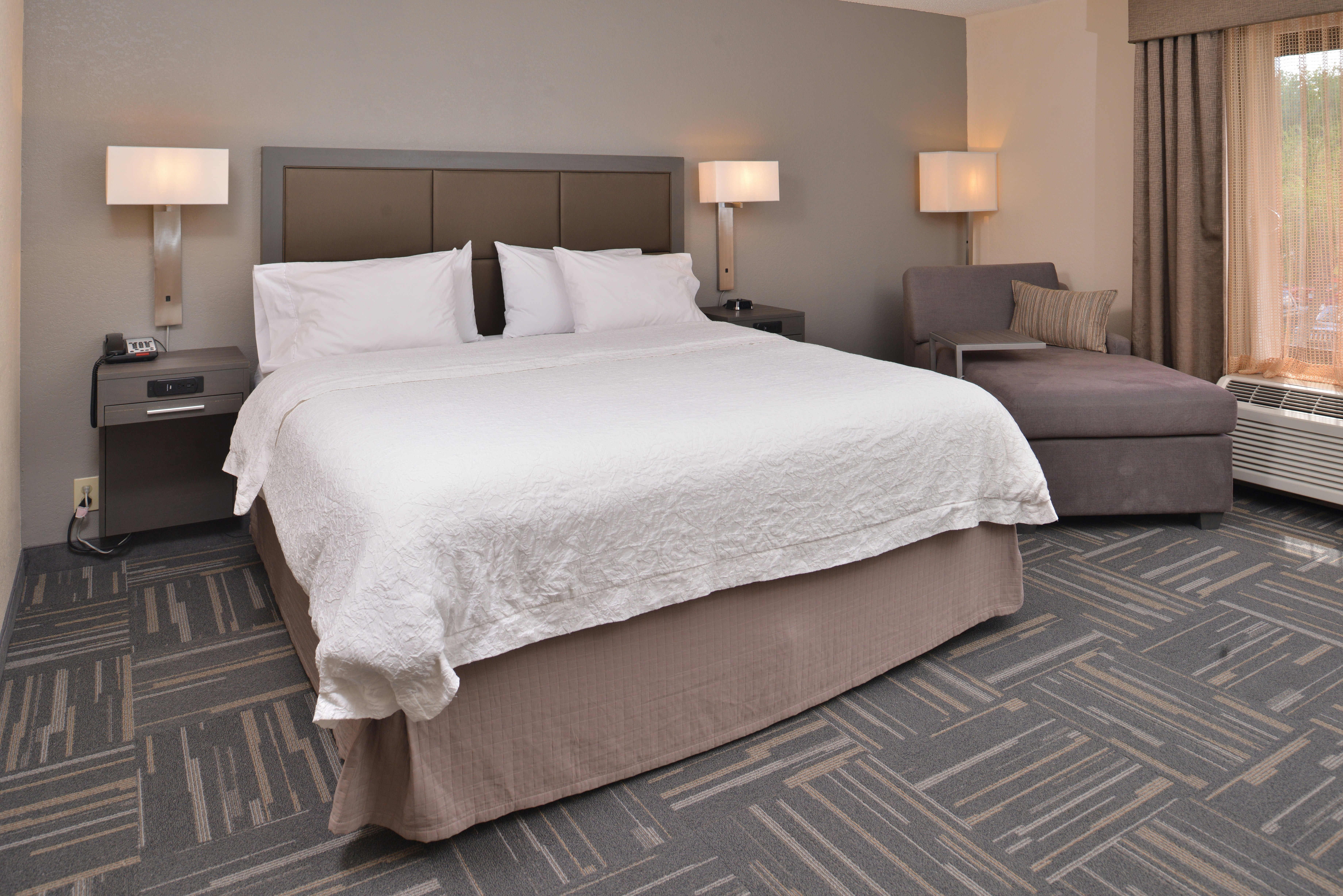 ROOM, KING BED