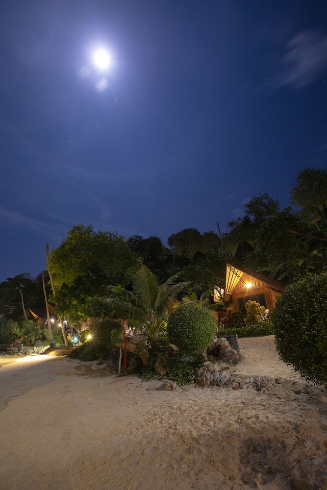 The Cove Phi Phi 6/66