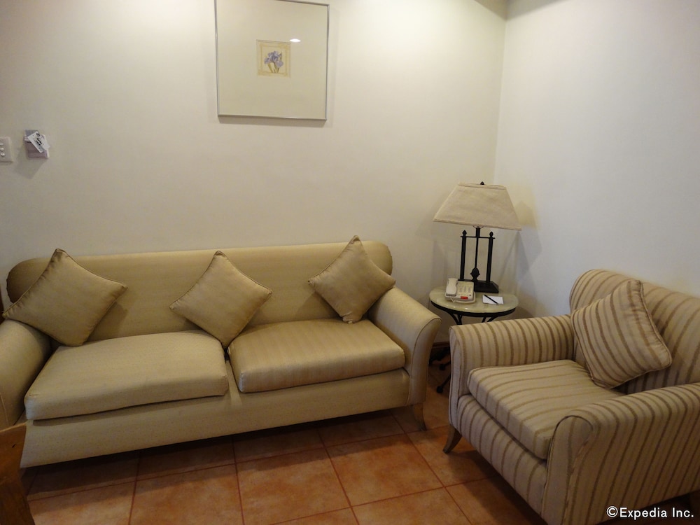 City Garden Suites Manila 51/69