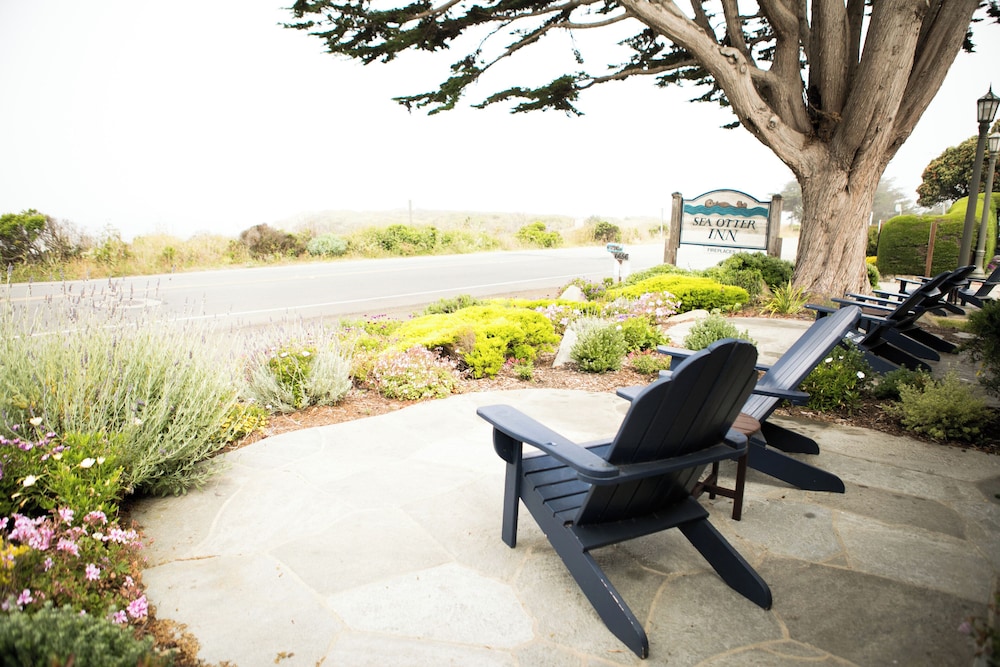 Sea Otter Inn 35/63