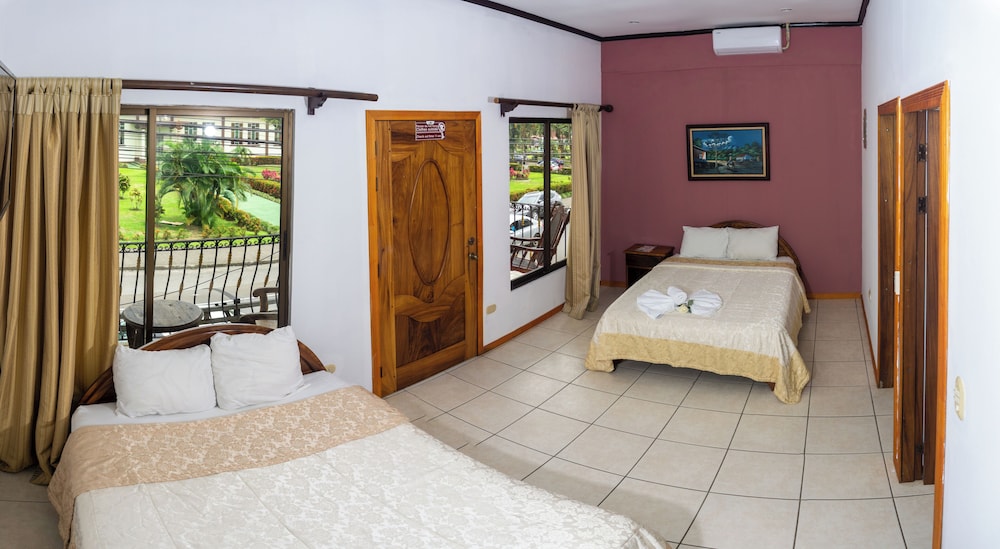Arenal Hostel Resort 20/50