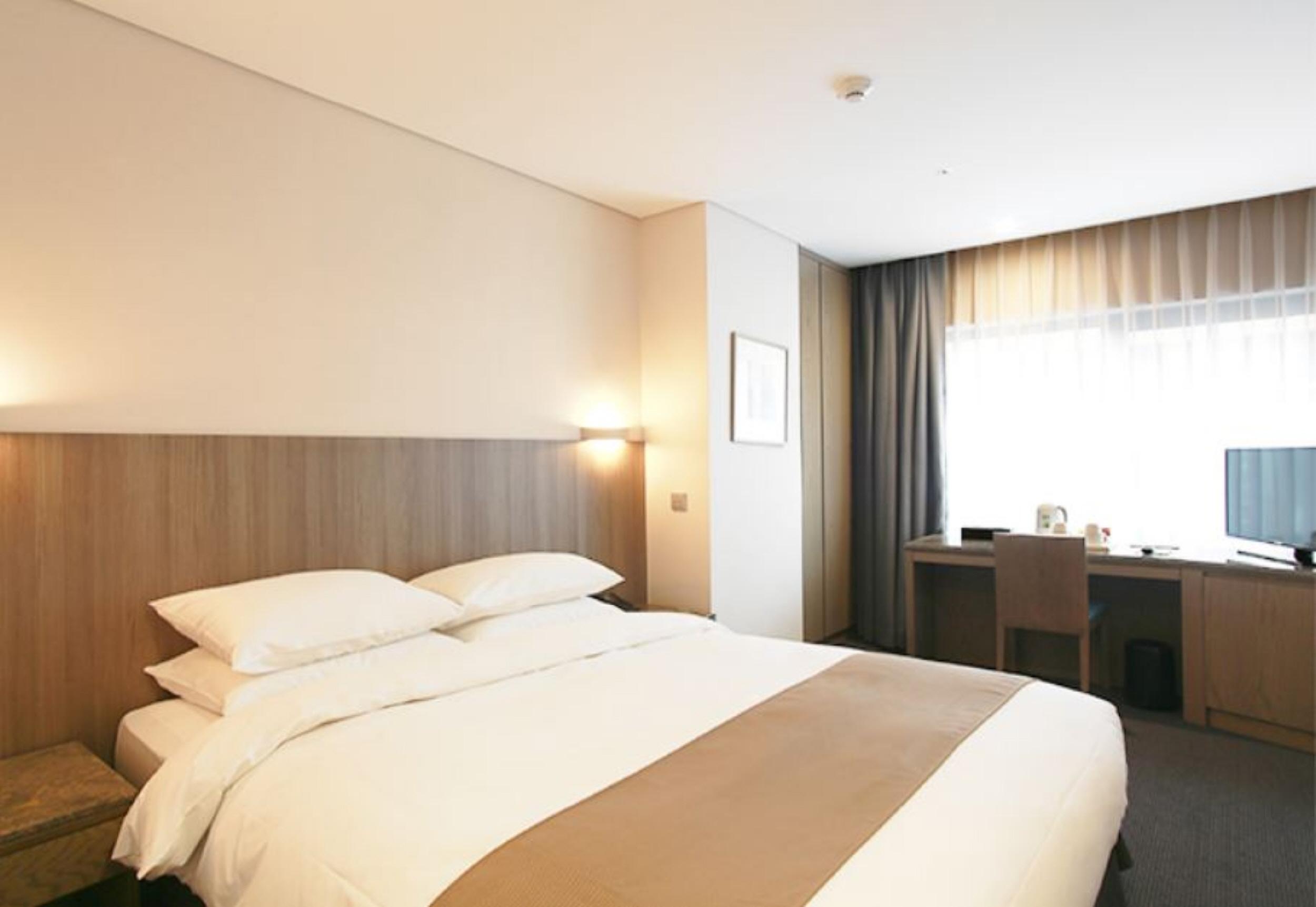 Deluxe, Double Bed
