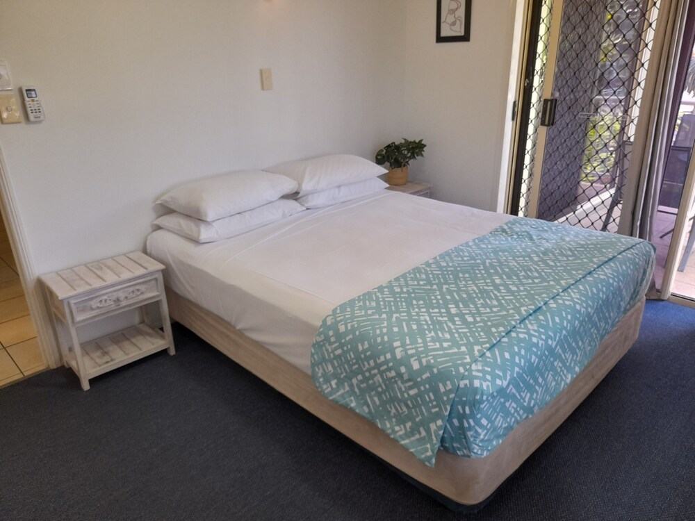 Airlie Apartments 30/78