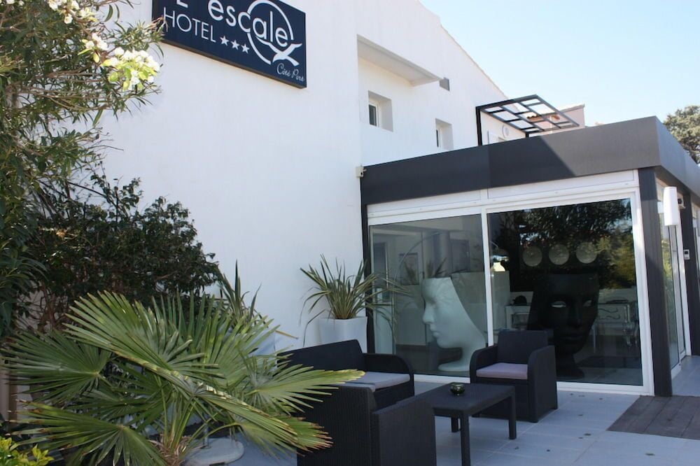 HOTEL L'ESCALE COTE PORT 7/42