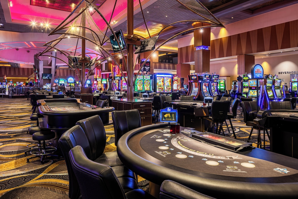 Isle Casino Hotel Waterloo - A Caesars Rewards Destination 47/52