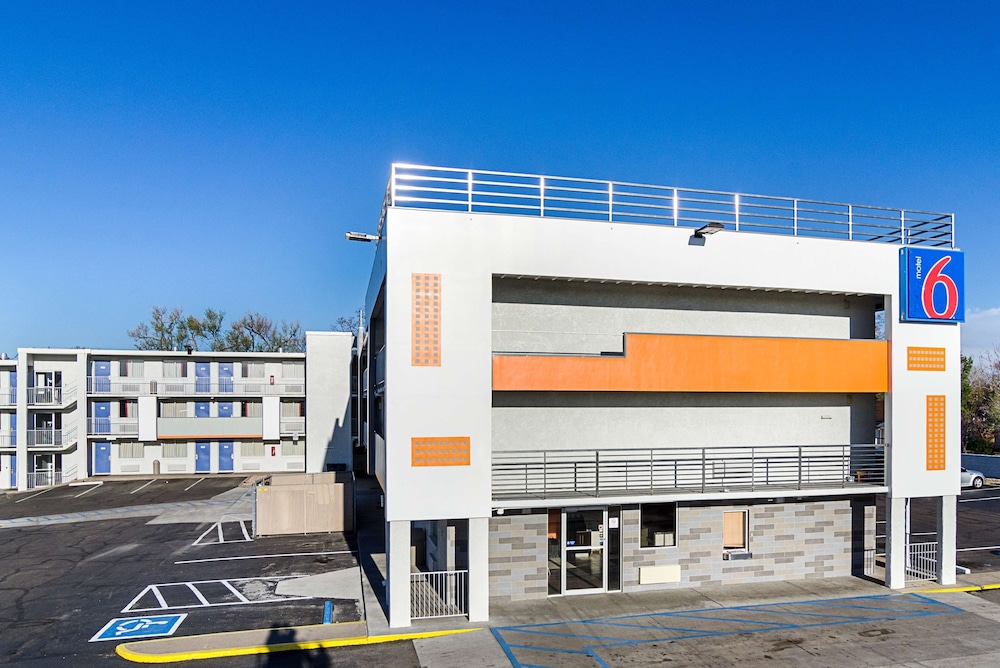 Motel6 Denver, CO – Downtown 53/58