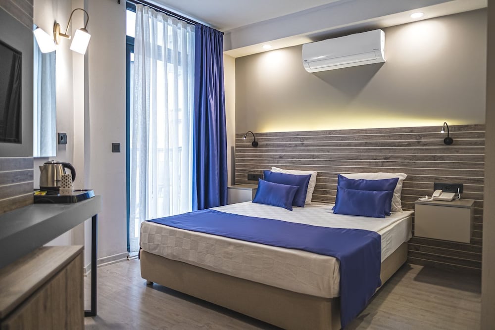 Side Square Hotel - Adults Only 13/40