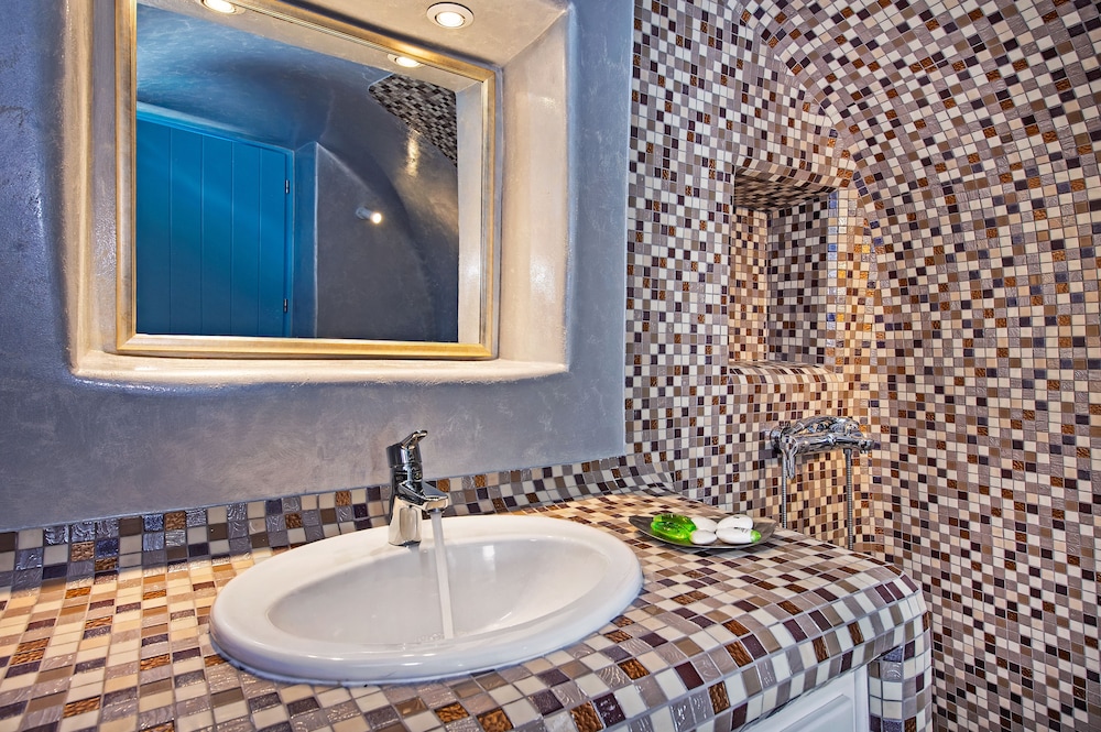 Ananda Suites 22/24