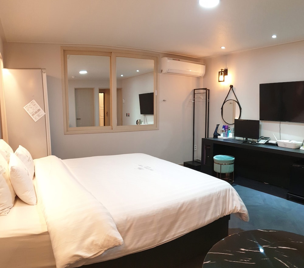 Vip Hotel Mok-Po 47/59