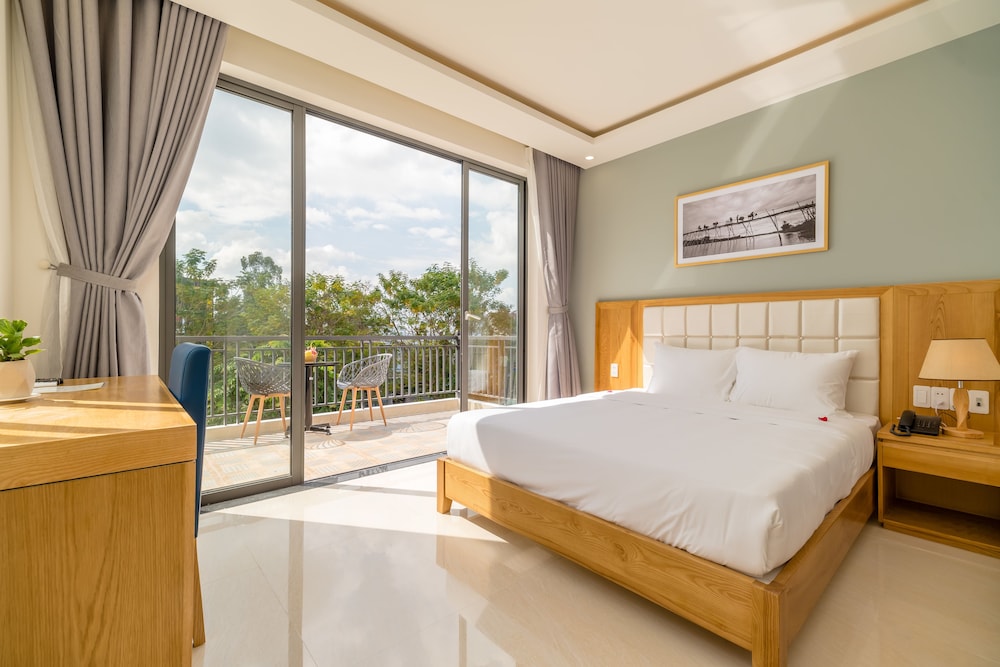 SUPERIOR, KING BED