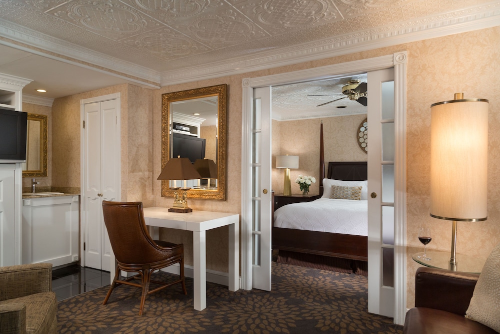 The Chateau Inn and Suites 46/57