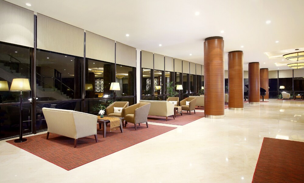 Santika Premiere Bintaro 59/78