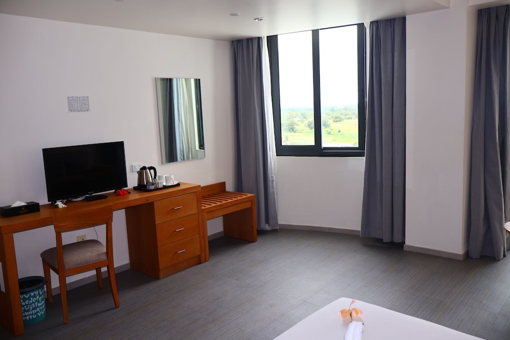 Nalagi Hotel 61/70