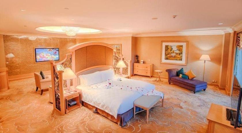 Regency Hotel Shantou 28/54