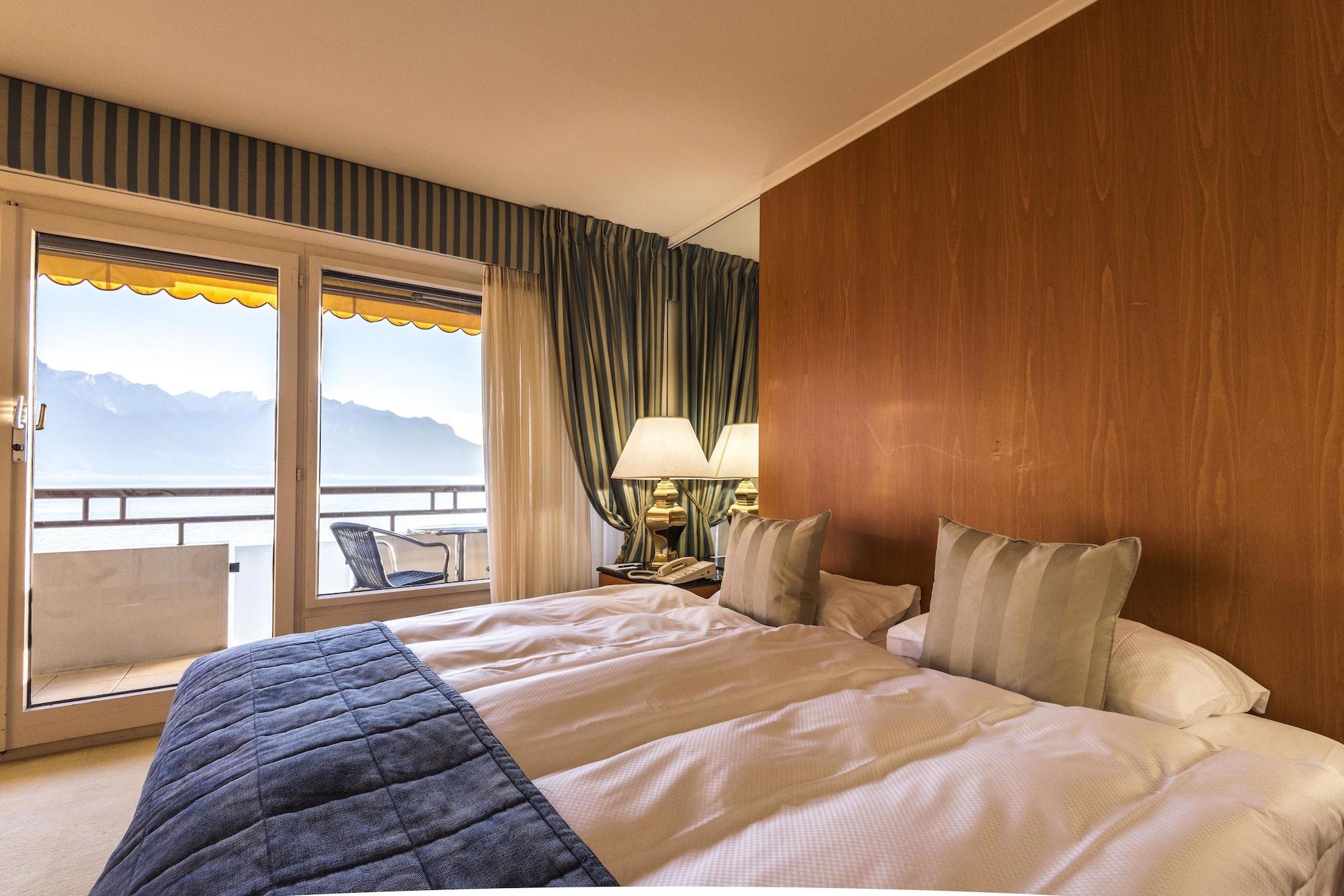 Deluxe, Double or Twin Bed, Lake Side, Balcony