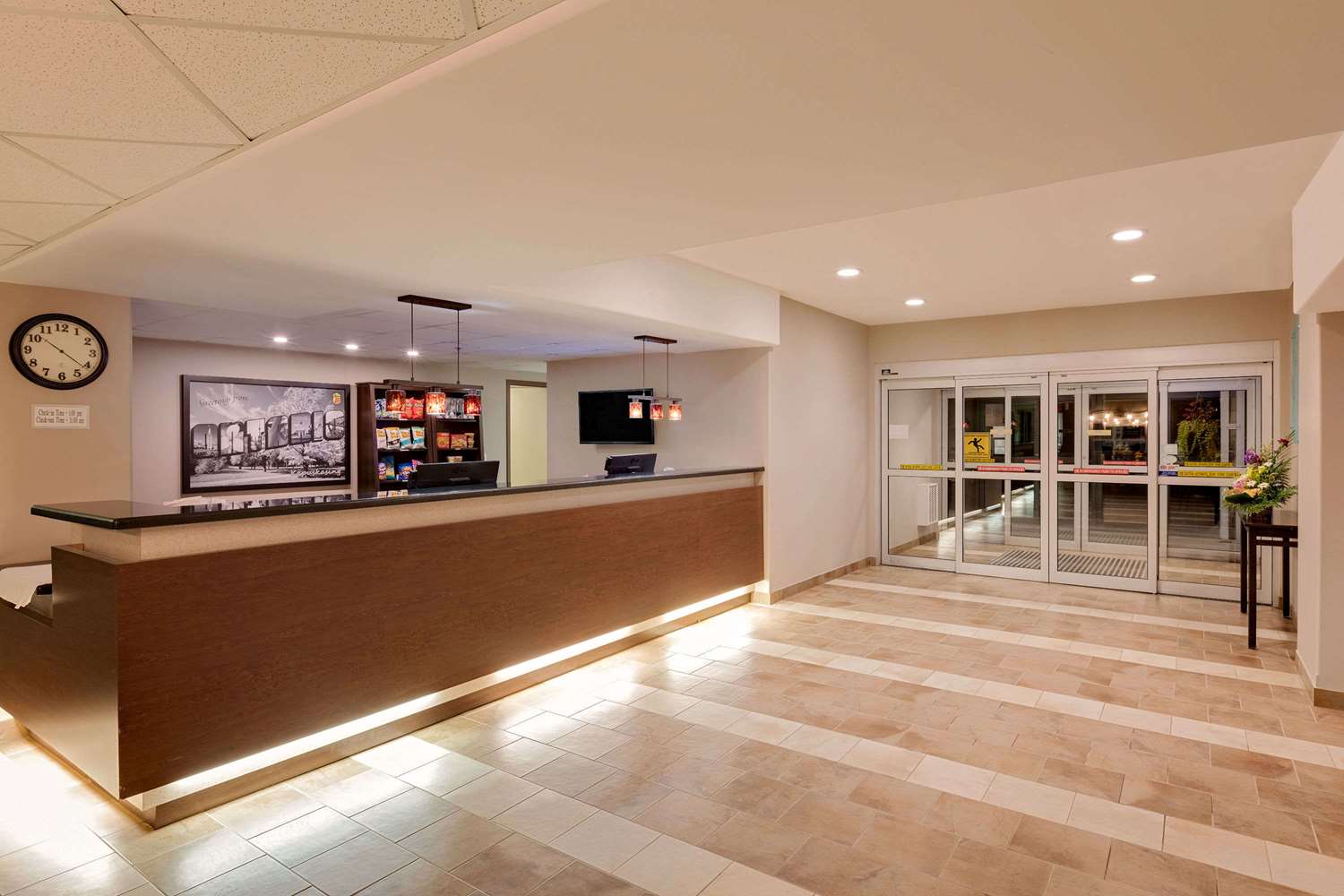 Super 8 By Wyndham Kapuskasing 3/11
