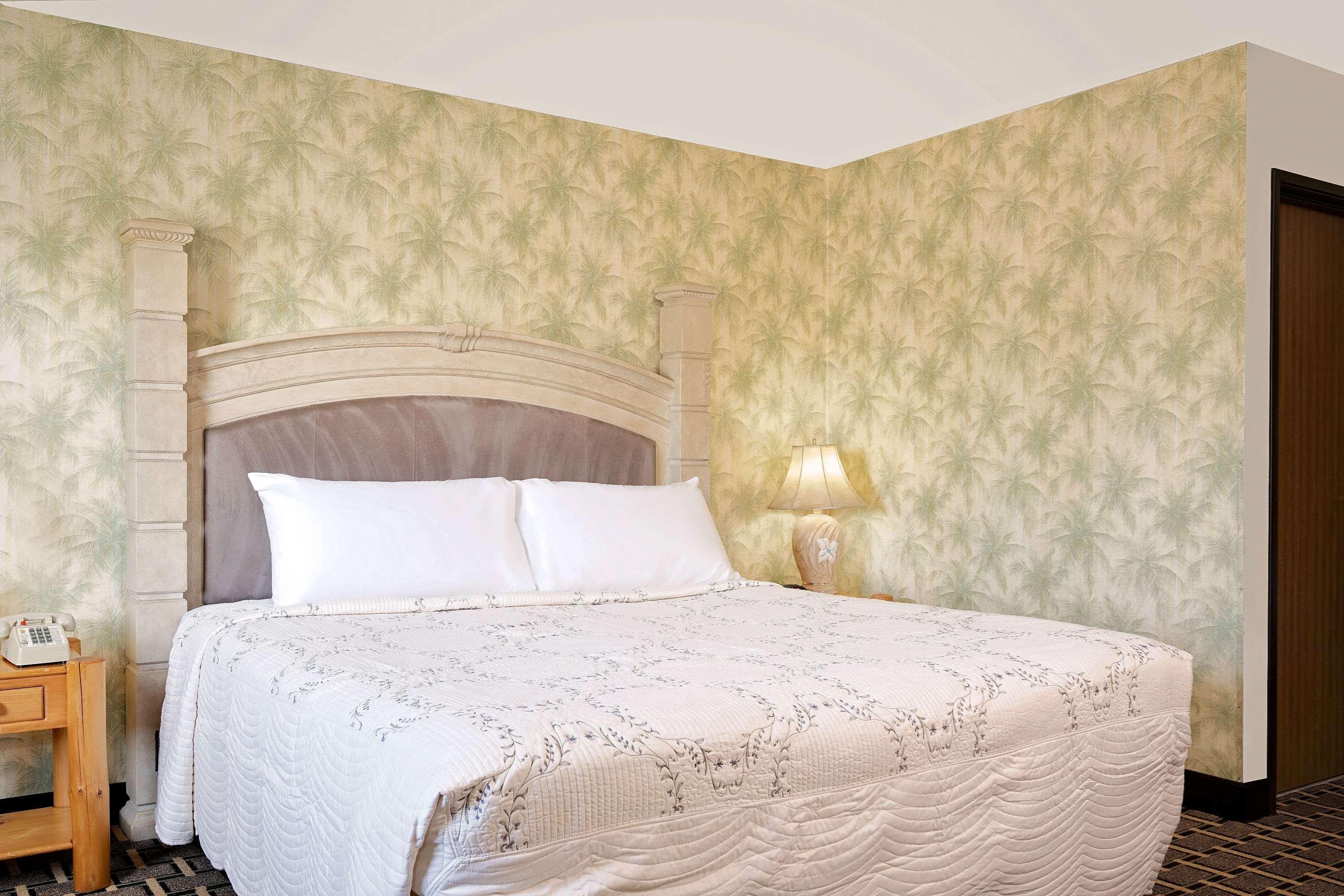 Polynesian, Theme, Suite, King Bed