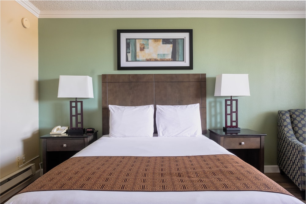 Travelodge By Wyndham Monterey Bay 7/36