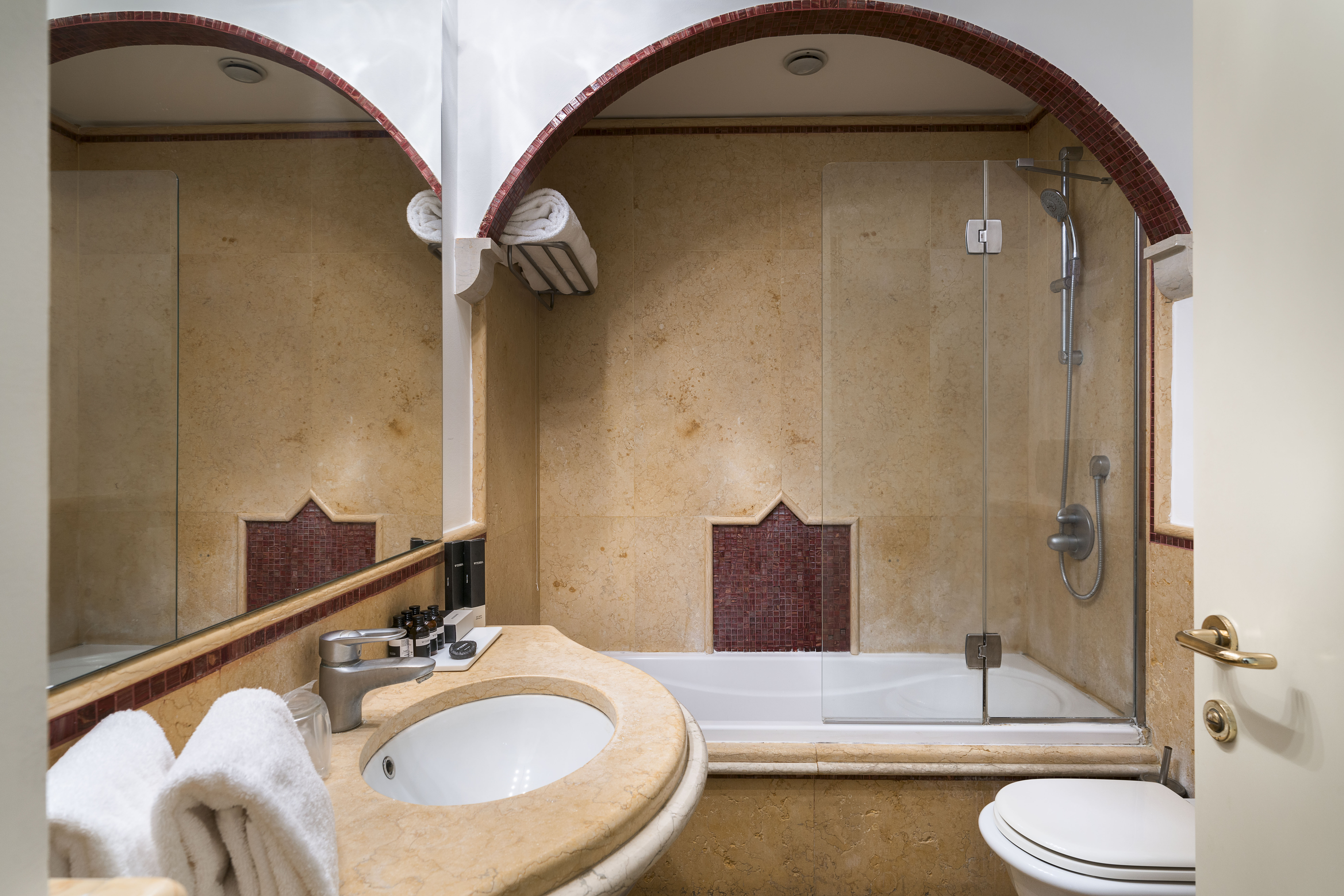 غرفة سوبيريور بسرير مزدوج أو سريرين منفصلين، Romano Palace 7/9