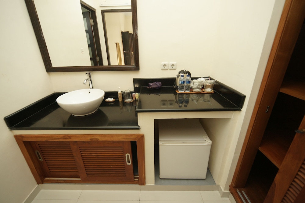 Swastika Bungalow 52/53