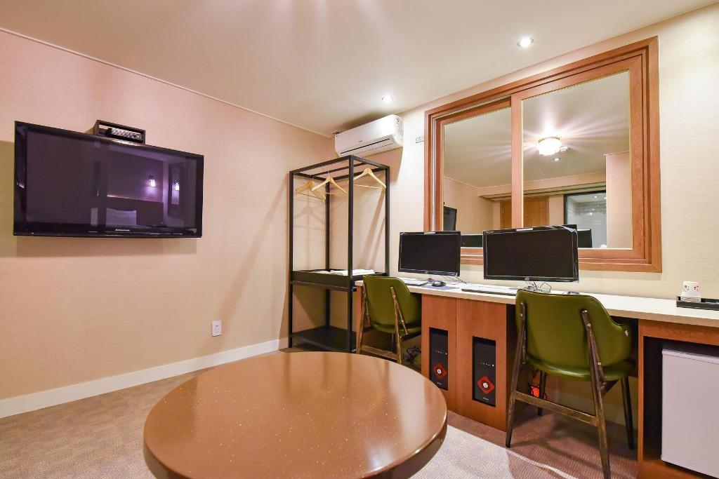 Two Heart Hotel Gimhae 36/55
