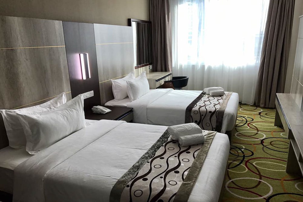 Ano Hotel 12/57