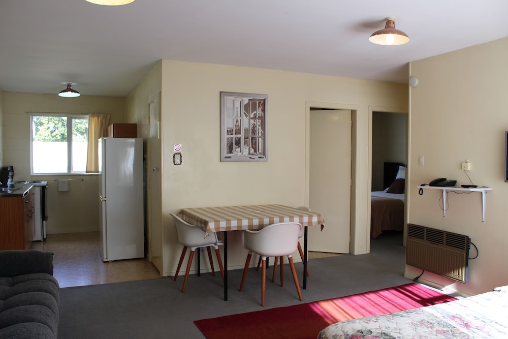 Cedar Lodge Motel Hamilton 32/50