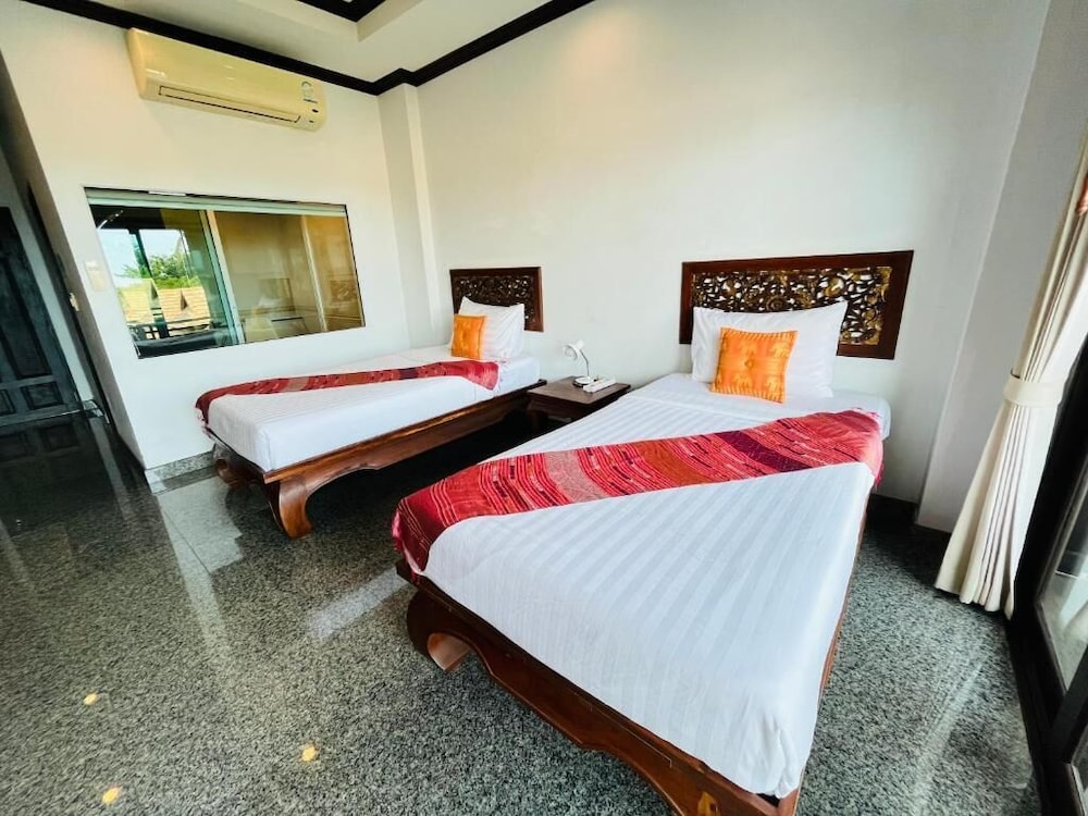 Poolsawat Villa 15/49