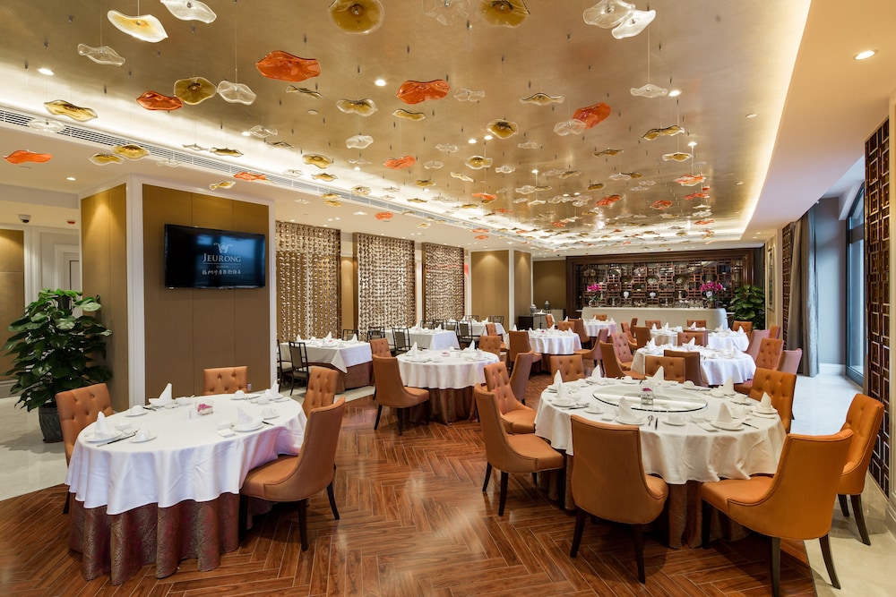 Fuzhou Jeurong Hotel 48/72