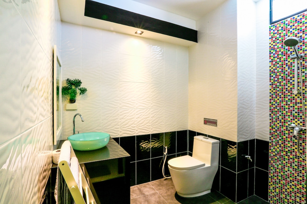 Chaantalay Hotel 54/55