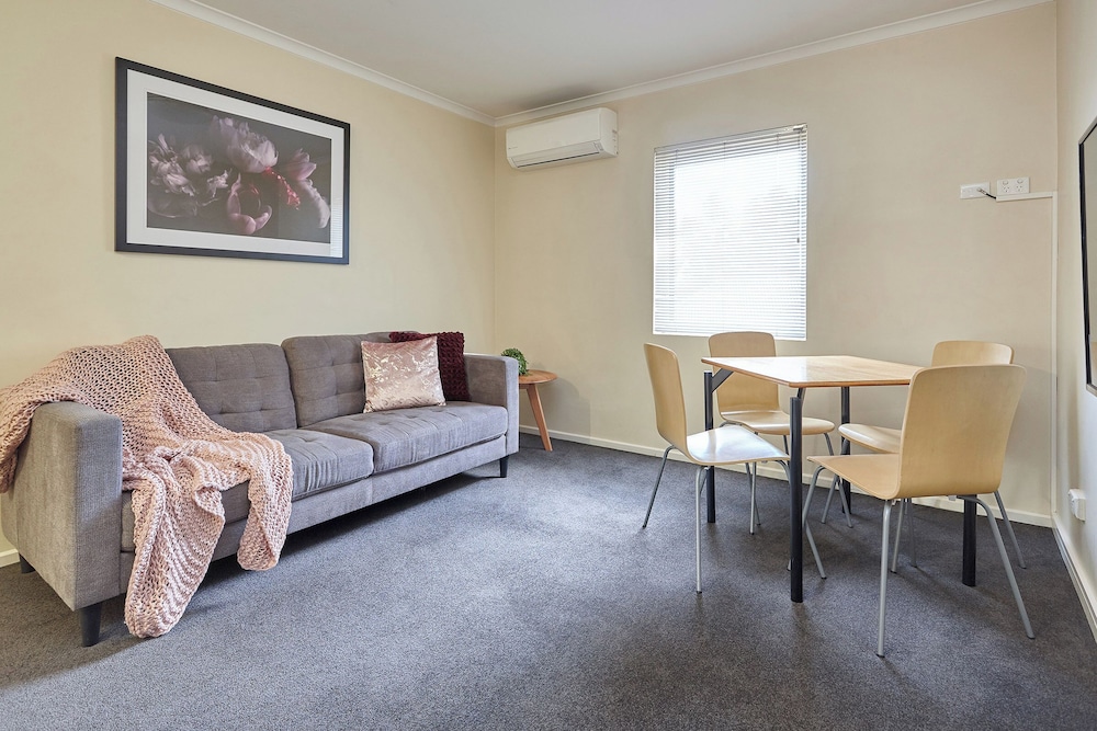 Elphin Motel and Serviced Apartments 28/50